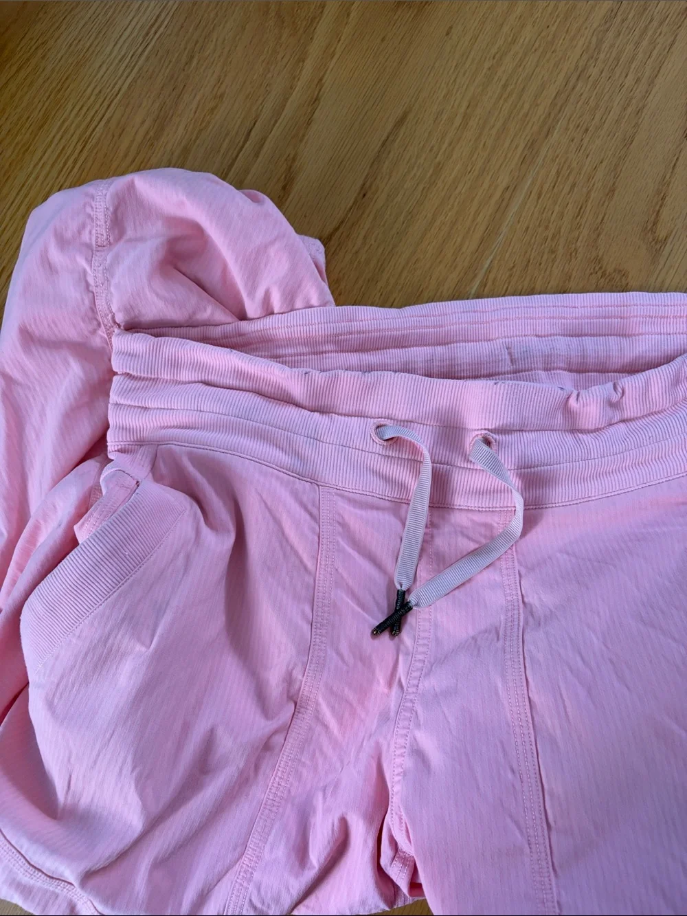 Lululemon studio dance pant Capri 6 light pink/peach